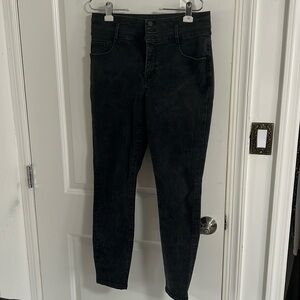 Gently used Ann Taylor High Rise Skinny Curvy Fit Jeans Women’s Size 10 Black